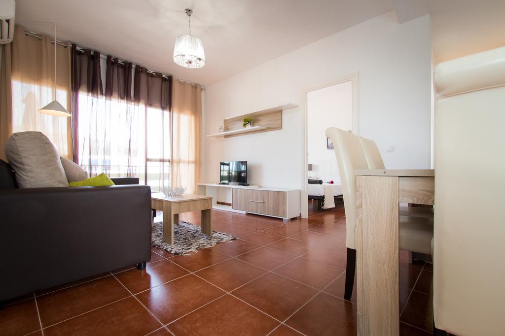 Holidays2Torremolinos Apartamento De 3 Dormitorios Con Terraza Y Piscina Comunitaria Kültér fotó