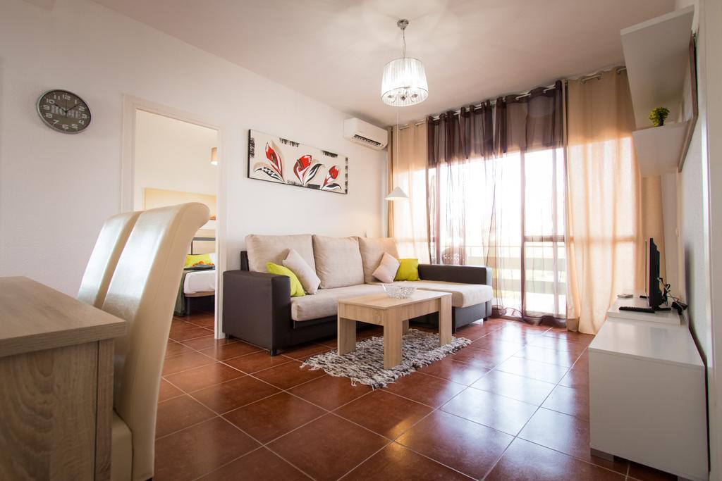 Holidays2Torremolinos Apartamento De 3 Dormitorios Con Terraza Y Piscina Comunitaria Kültér fotó